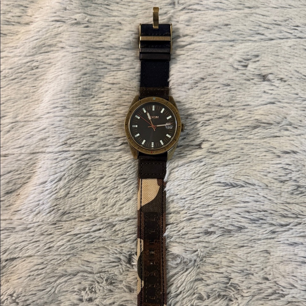 Nixon watch
